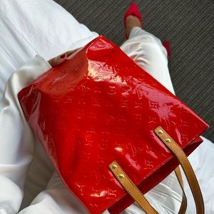 *$395 FLASH SALE* Louis Vuitton Red Vernis Lead MM Vertical Tote